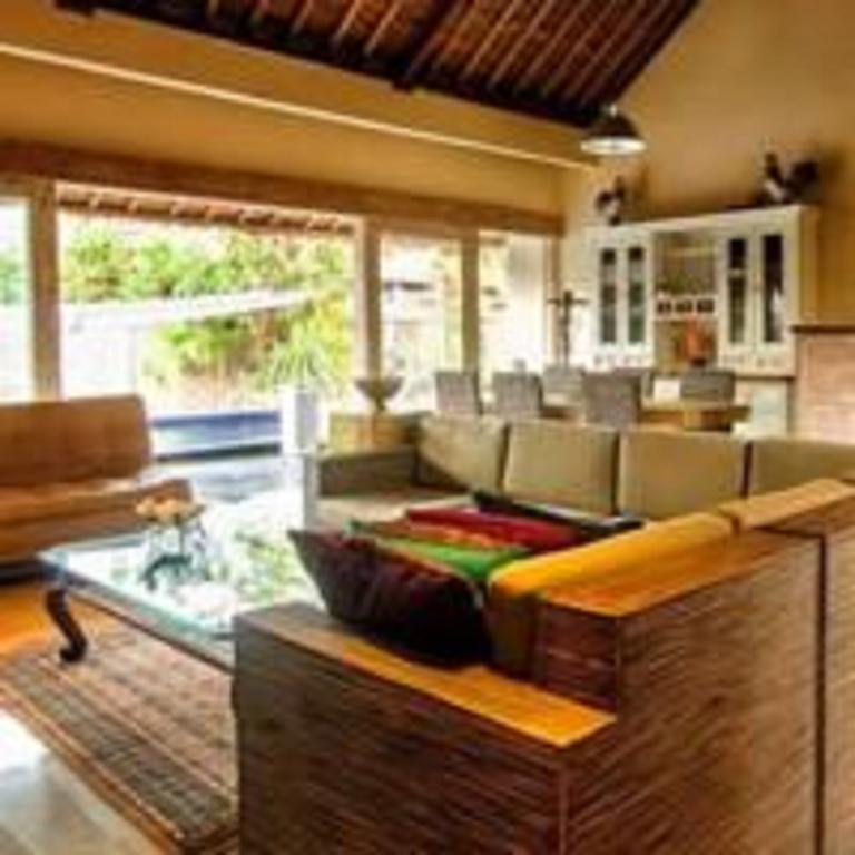 Bamboo Moon Villas Sanur Esterno foto