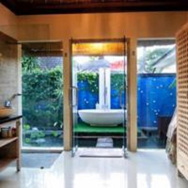 Bamboo Moon Villas Sanur Esterno foto