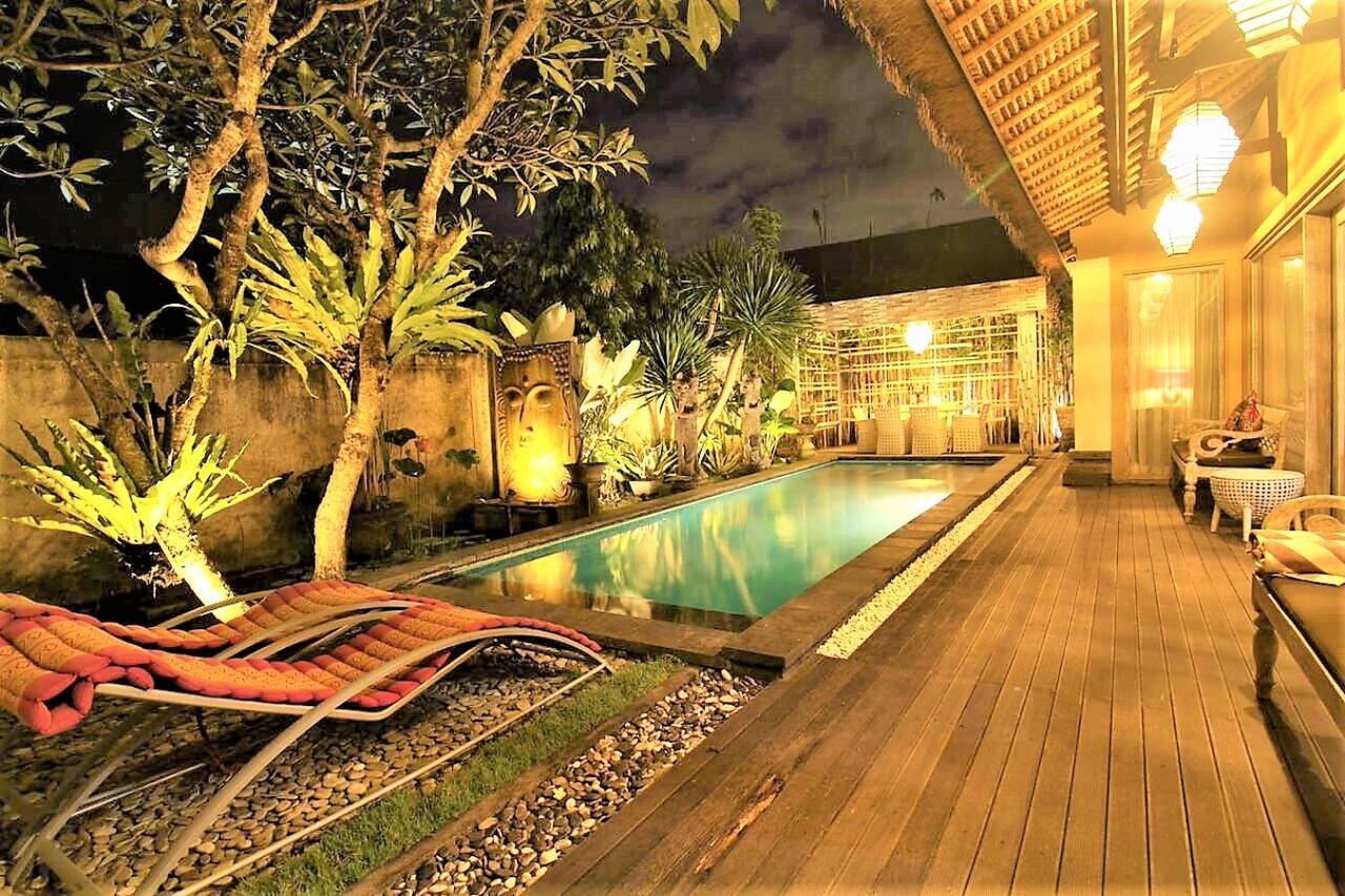 Bamboo Moon Villas Sanur Esterno foto