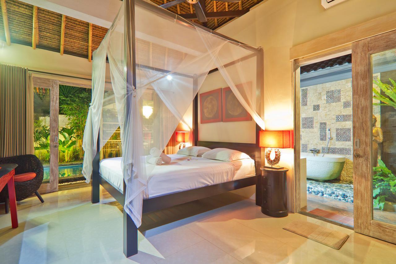 Bamboo Moon Villas Sanur Esterno foto