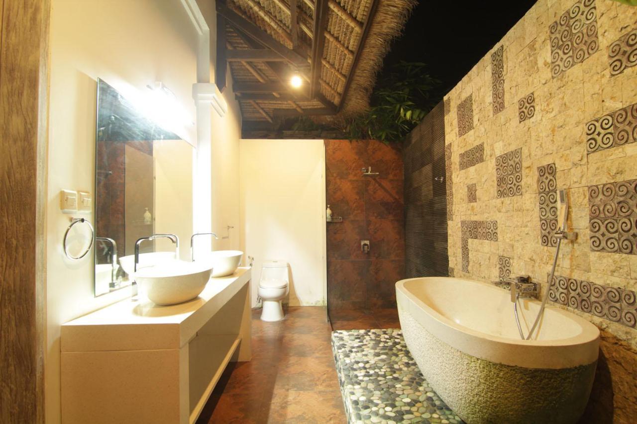 Bamboo Moon Villas Sanur Esterno foto