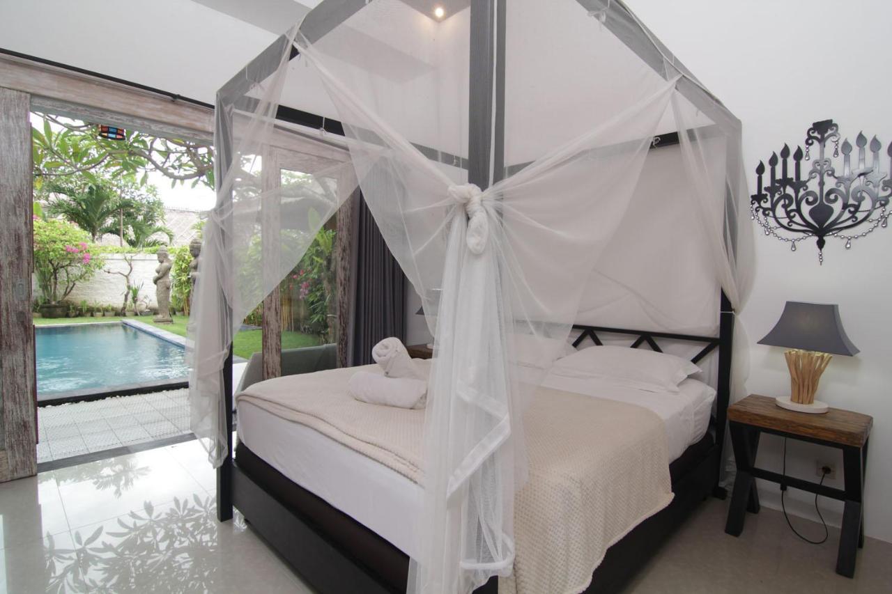 Bamboo Moon Villas Sanur Esterno foto