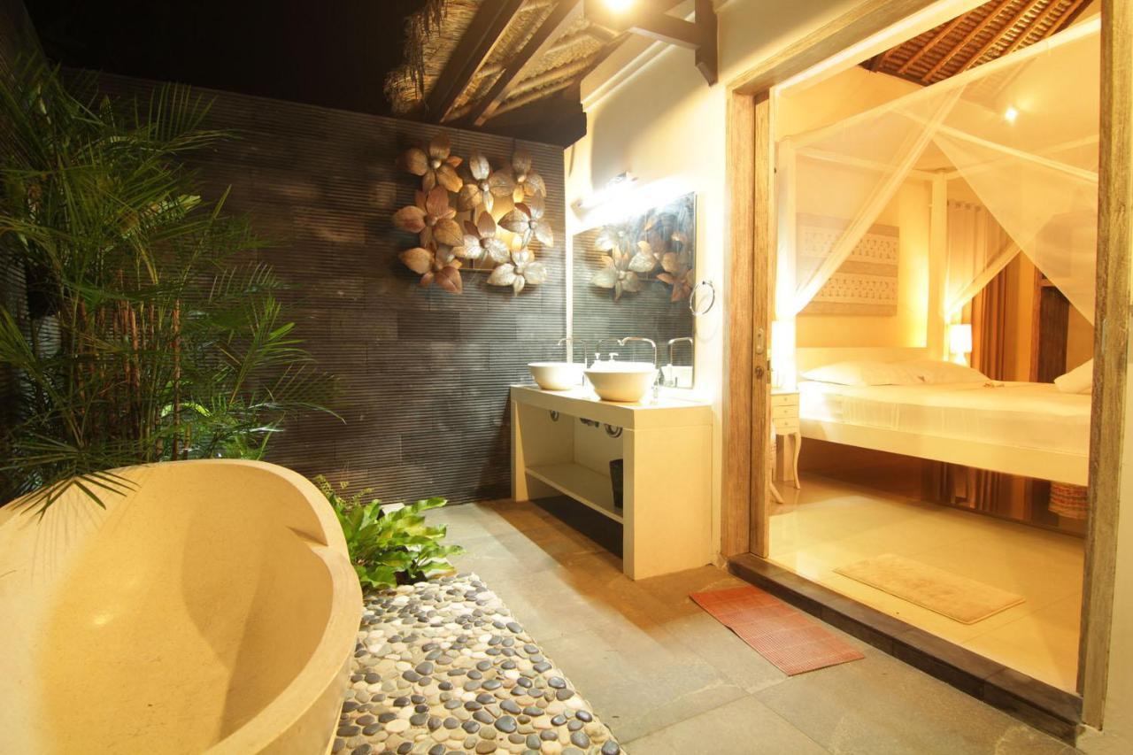 Bamboo Moon Villas Sanur Esterno foto
