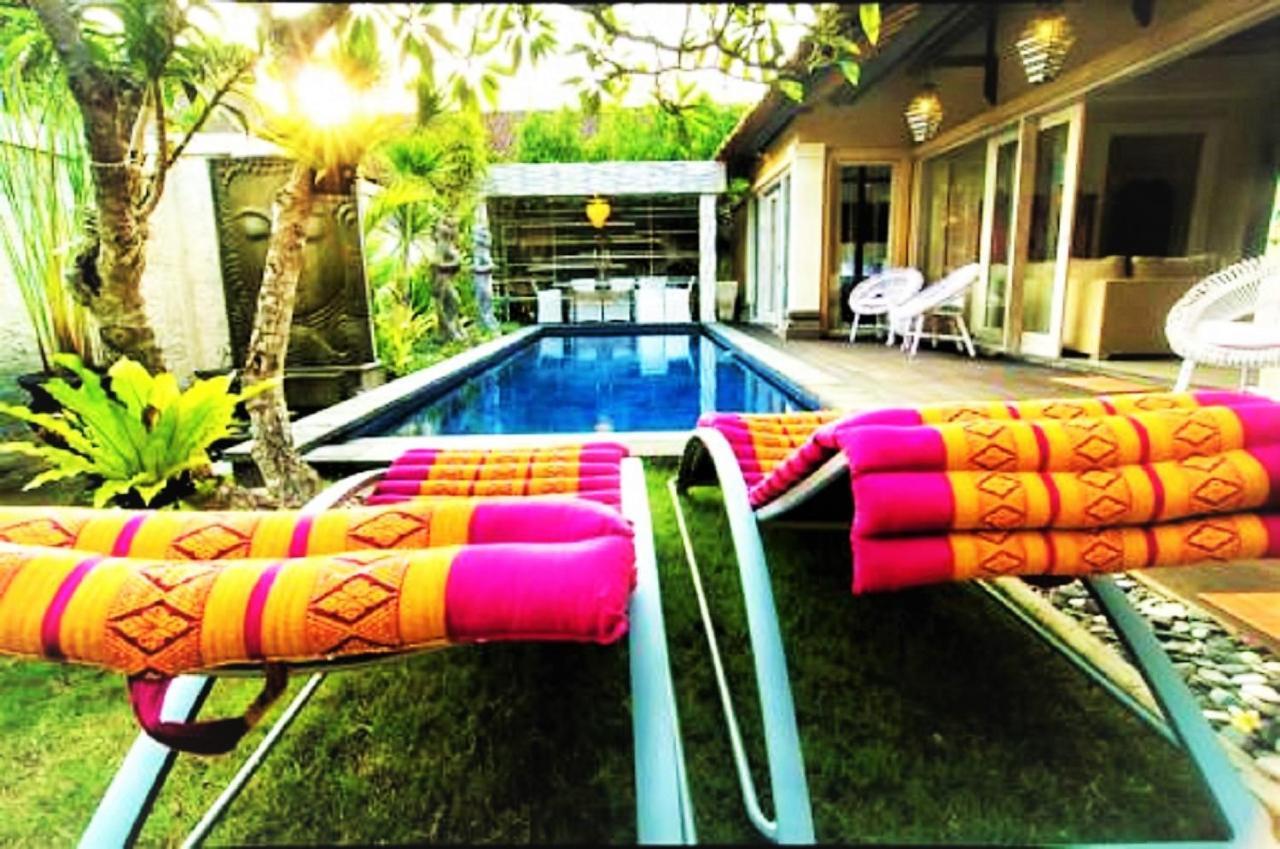 Bamboo Moon Villas Sanur Esterno foto